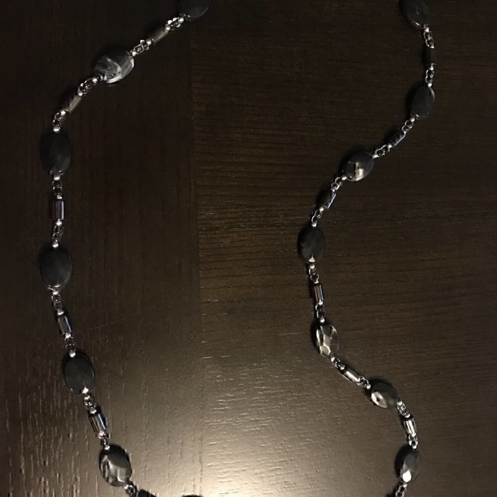 NWT Fashion Black Magnetic Necklace